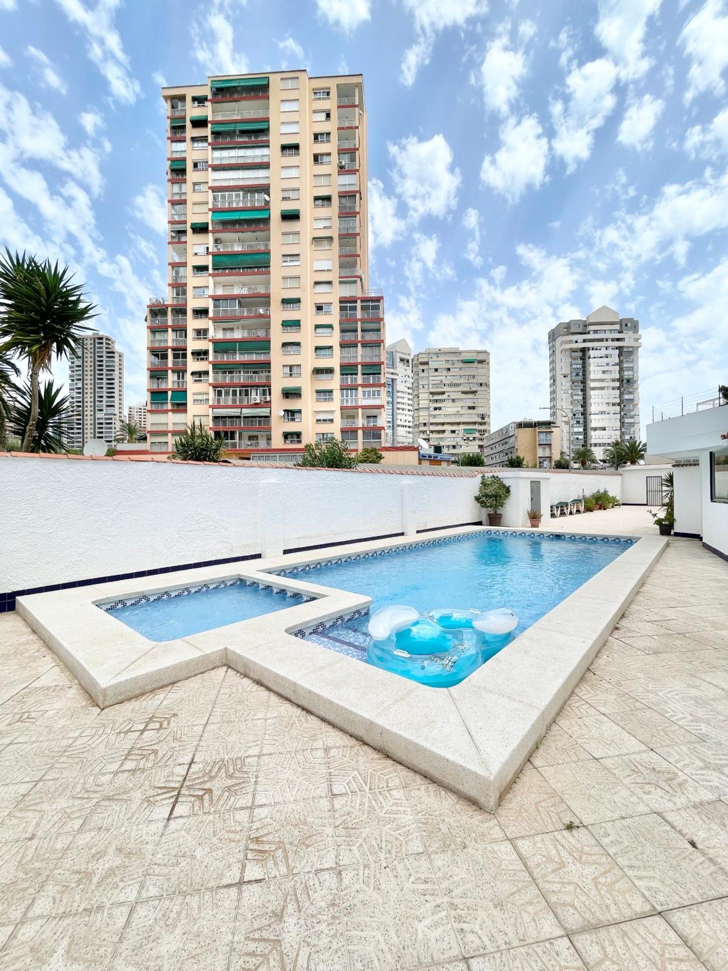 Апартаменты New Square Ibiza Бенидорм Экстерьер фото